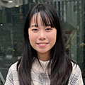 須賀　由依 さん