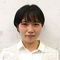 津坂　采 さん